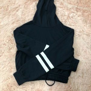 H&M cropped sweatshirt